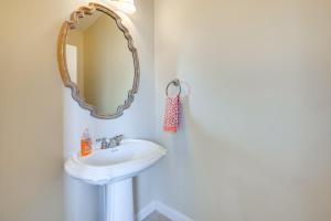 Lake Cumberland Home with Hot Tub and Game Room