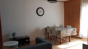 BRIEC appartement T2 1e étage gauche - 沙托兰