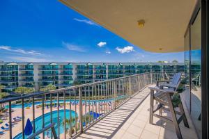 Phoenix on the Bay 1530 condo