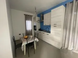 Iguana Apartments - Cobbs Cross