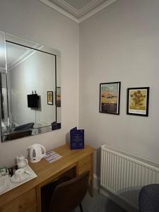 Double Room room in Annandale Arms Hotel