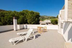 Room with Terrace Wi-Fi Sunbeds AC Parking