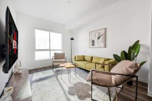 Spacious 1BDR near Walk of Fame with Luxury Amenities