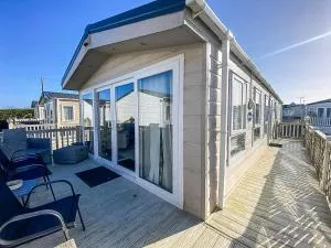 Beautiful Caravan At Seaview Holiday Park In Kent Ref 47028Pb - Whitstable