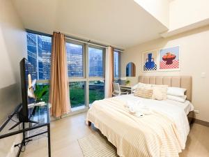 Stylish BGC Condo by Grand Hyatt #upt16k