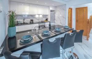 4 Bedroom Lovely Home In Orihuela Costa