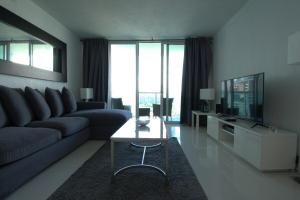 Hollywood Beach, 10th floor, on the beach 10T