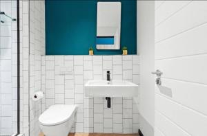 Luxe at Nine Palms Near Canal Walk