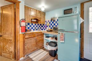 Fish, Hike and Unwind Drake Cabin with Hot Tub!