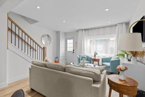 Signal Hill Elegance 3Bd AC Hiking