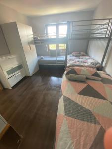 HOSTEL Airport to sleep, kitchen only 7 days reservation, MIX ROOM