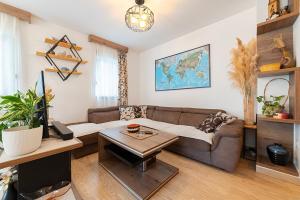 Aurora Apartment 1 with Parking - 3hvězdičkové hotely ve městě Budva