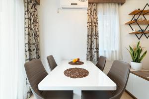 Aurora Apartment 1 with Parking