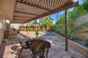 Padua Paradise - 2BR Pool, Hot Tub, Mtn Views