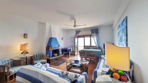 CASASANTOSA un tuffo in mare e sport