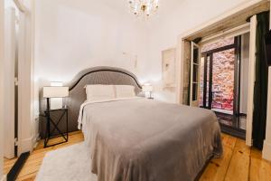 Luxury 4BR Steps from Praça do Comércio