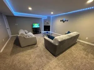 Cozy 2 Bdrm, Lounge w fpl, Kitchenette, TV, Wi-Fi - Leamington