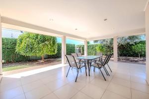 Loch Lomond - Spacious Living, Close to Zoo & Golf