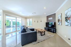 Loch Lomond - Spacious Living, Close to Zoo & Golf