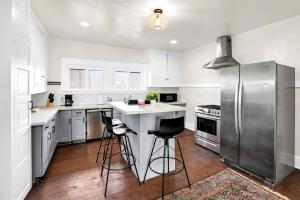 Charming Craftsman Near DTLA