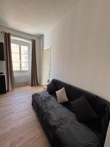 Magnifique grand T3 refait à neuf en 2025 plein centre corte 13 cours paoli wifi écran plat lave linge 6 couchages