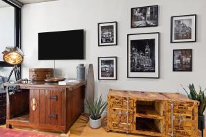 Greville St Gem Modern Industrial