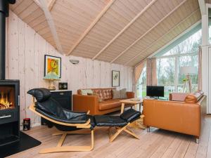 Comfortable Cottage with Large Grounds