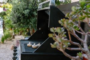 Villa Myria, 3BD, Private Pool, Garden, BBQ, Near the Beach in Kisonerga