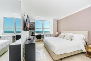 Coconut Grove Bayview unit Parking Included