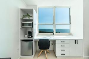 Coconut Grove Bayview unit Parking Included