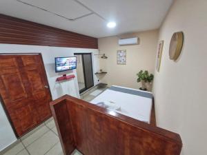 9 Beach Suite S with pool wsea access