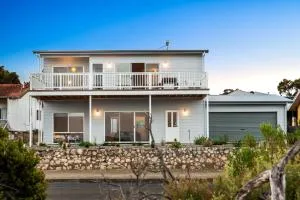 Seven by the Sea - Айленд-Бич