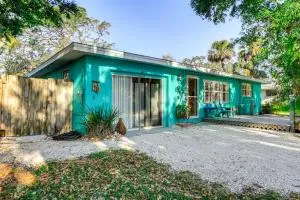 Englewood Bungalow 1 Mi to Beach Pets Welcome! - Woodmere