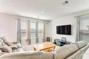 11 Mi to Beach La Marque Home with Patio! - لا ماركي