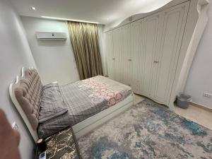 شقة للإيجار مفروشه فندقيه اكتوبر