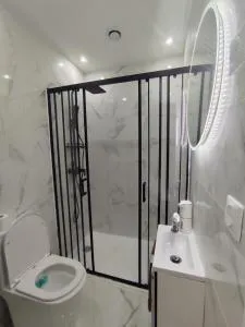 Private bedroom with private bathroom - 法什蒂梅斯尼勒
