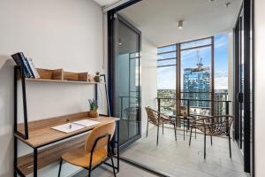 Sunset Views with Best Location, King Bed, Pool, Gym