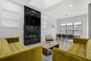 Vista Montana Downtown Monument w BBQ & Fire Pit - Monument