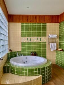 Country Lake View Hotel