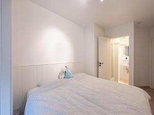 Apartment near Albert Beach with Terrace