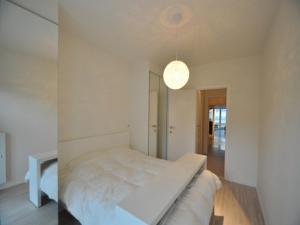 Modern 5th Floor Apartment