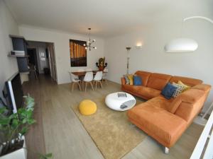 Modern 5th Floor Apartment