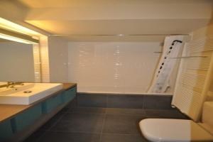 Modern 5th Floor Apartment