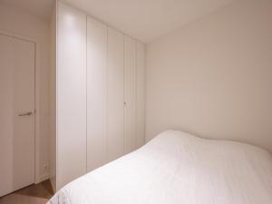 Apartment in Knokke with Stunning Sea Views