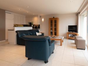 Apartment with oblique sea view