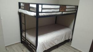 Cozy home!! Private Pool, 2R,3B