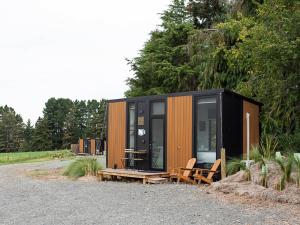 Mackenzie Pass Retreat by Tiny Away