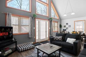 Hot Tub Fire-place Game Room Arrowhead Lake