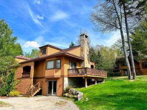 Apartment room in FC29 Slopeside Bretton Woods Resort cottage with upscale stylings cozy decor tons of space AC