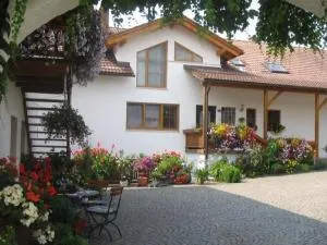 Farmhouse in Hutthurm for 4 people - Allmunzen